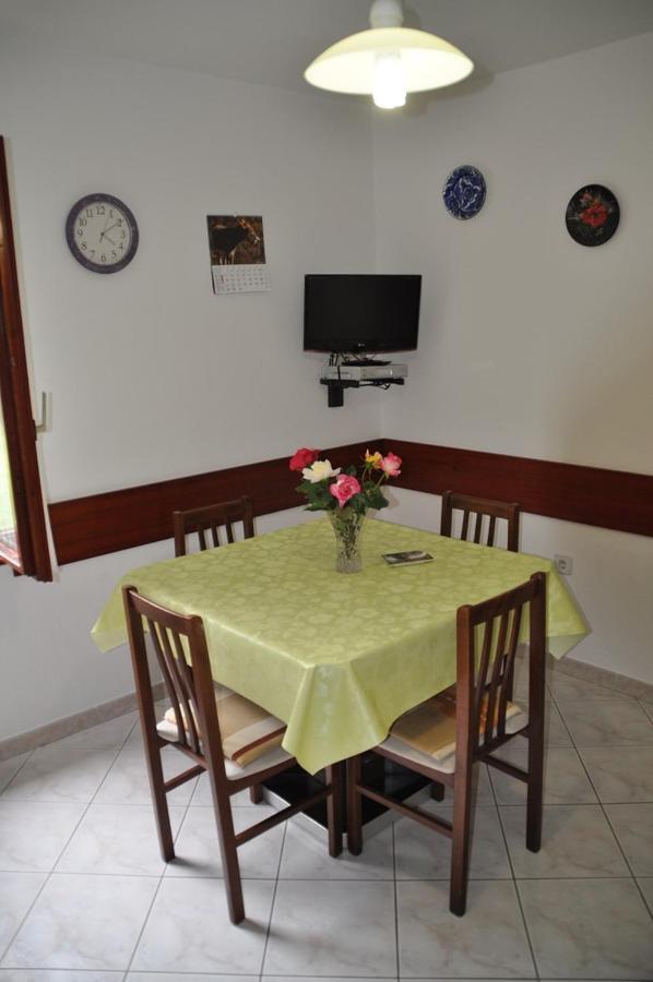 Apartment A4 Ines Near Beach Porec Bagian luar foto